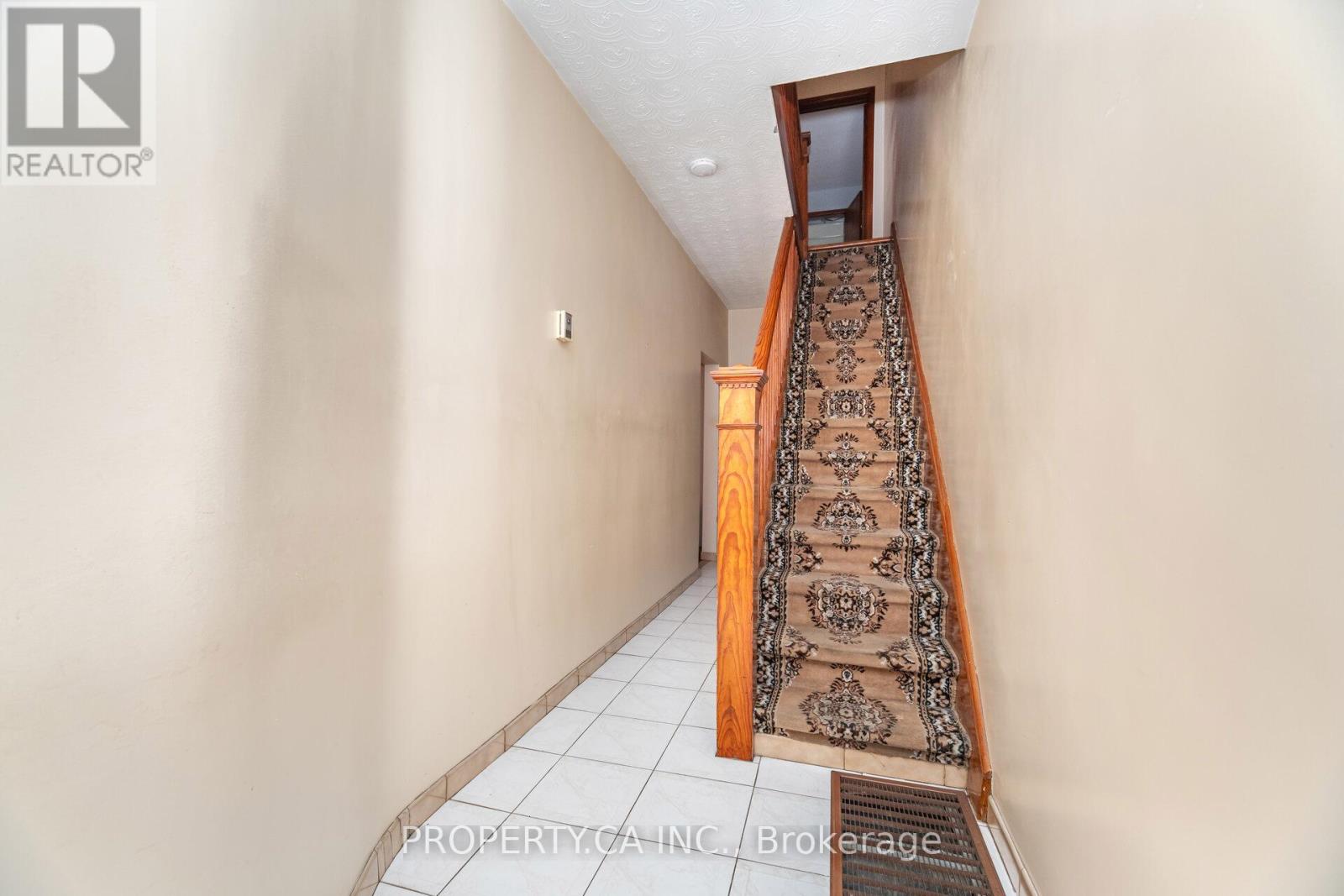 957 Dufferin Street, Toronto, Ontario  M6H 4B2 - Photo 13 - C12471908