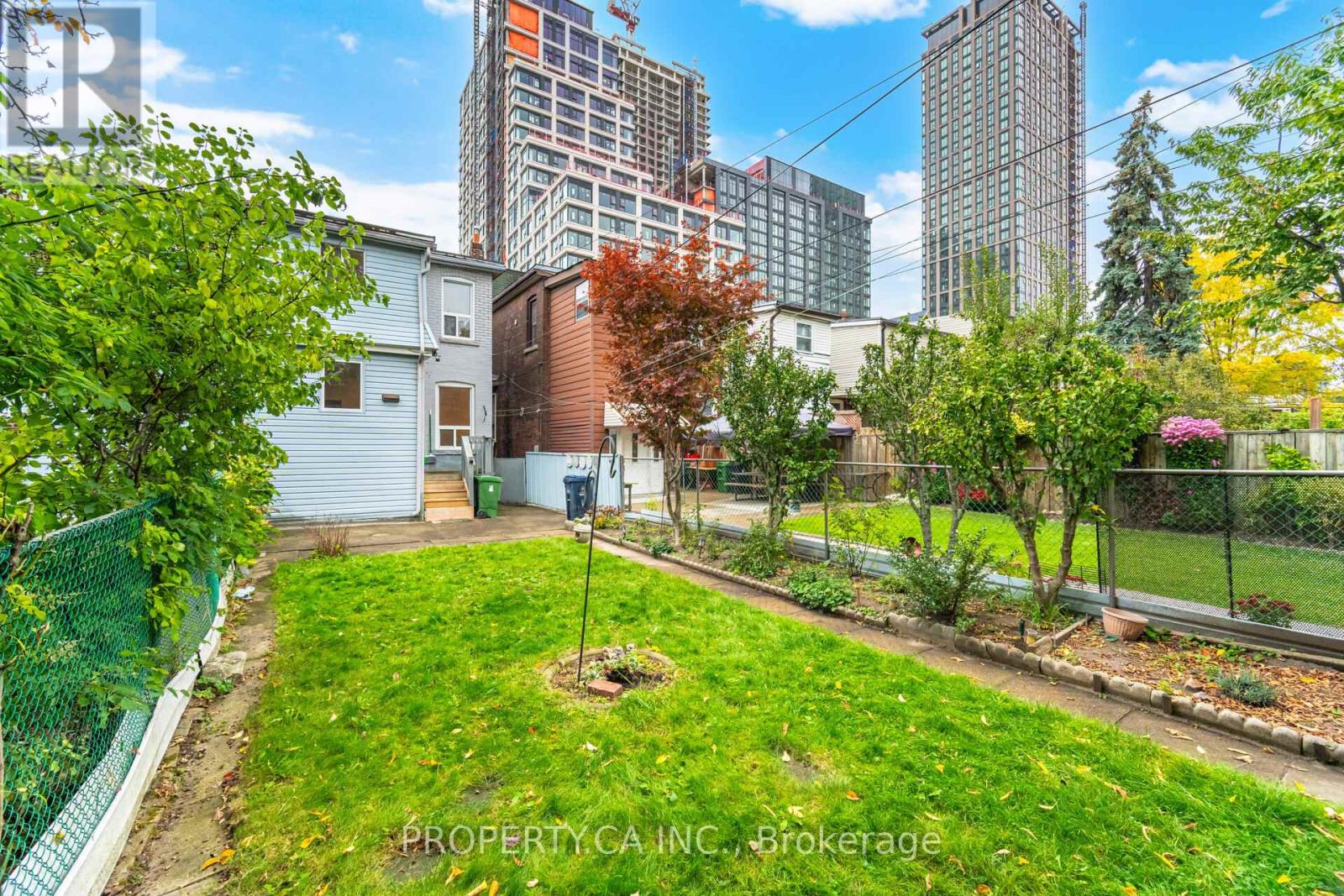 957 Dufferin Street, Toronto, Ontario  M6H 4B2 - Photo 19 - C12471908