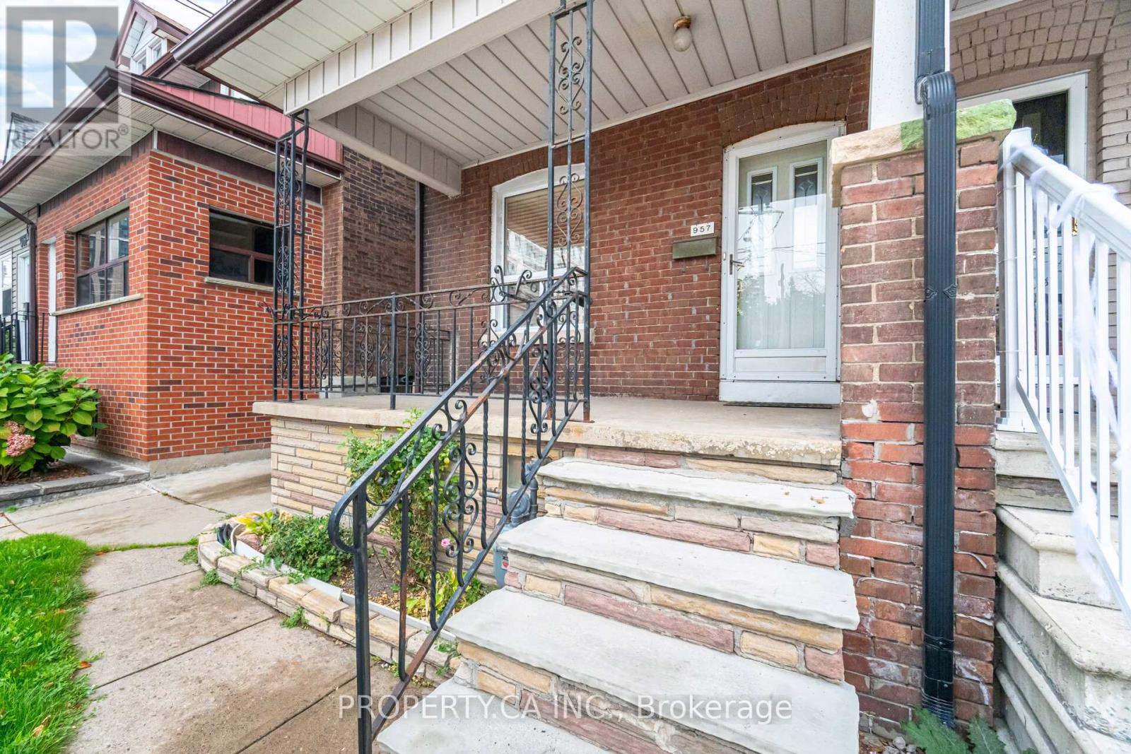 957 Dufferin Street, Toronto, Ontario  M6H 4B2 - Photo 3 - C12471908