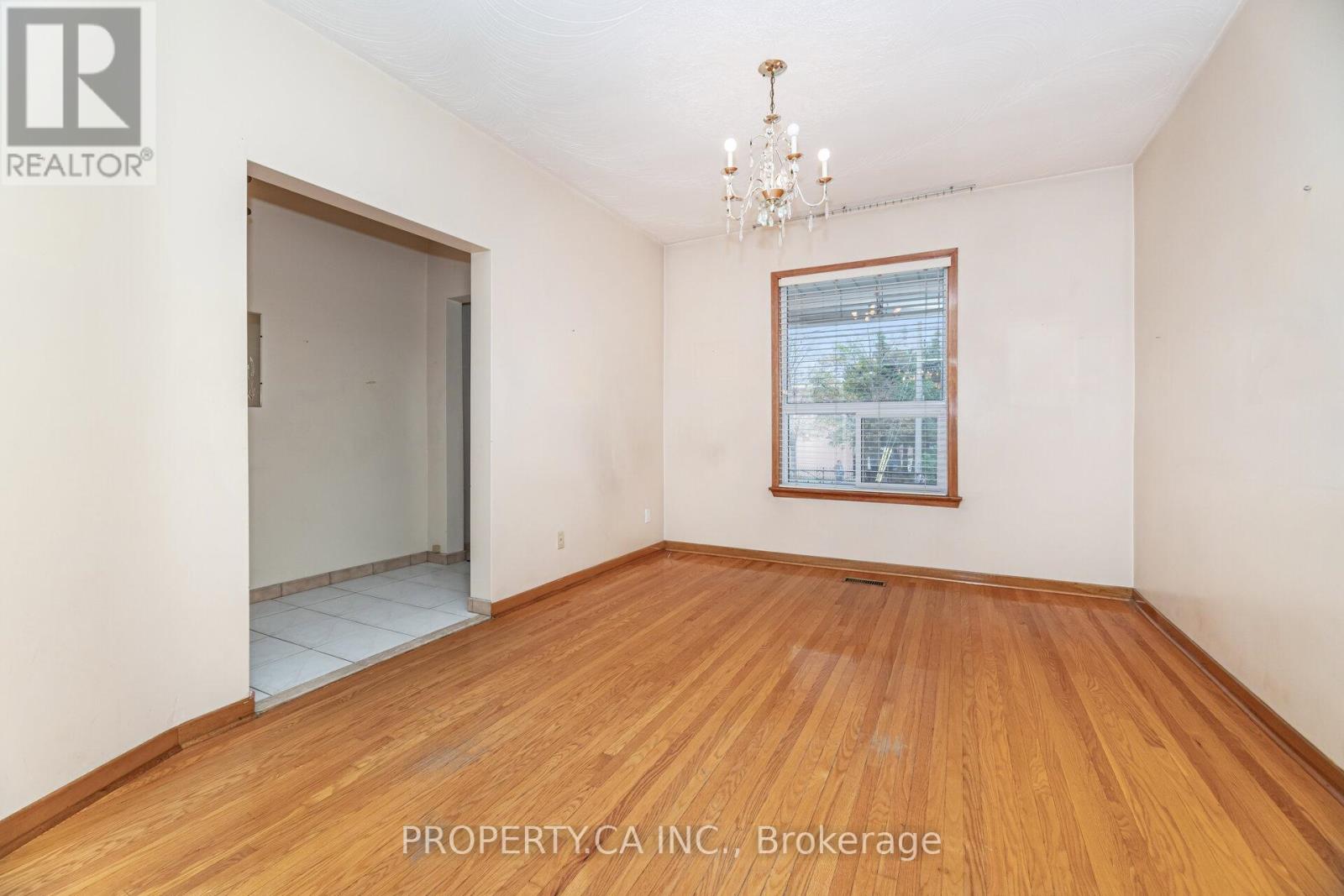 957 Dufferin Street, Toronto, Ontario  M6H 4B2 - Photo 5 - C12471908