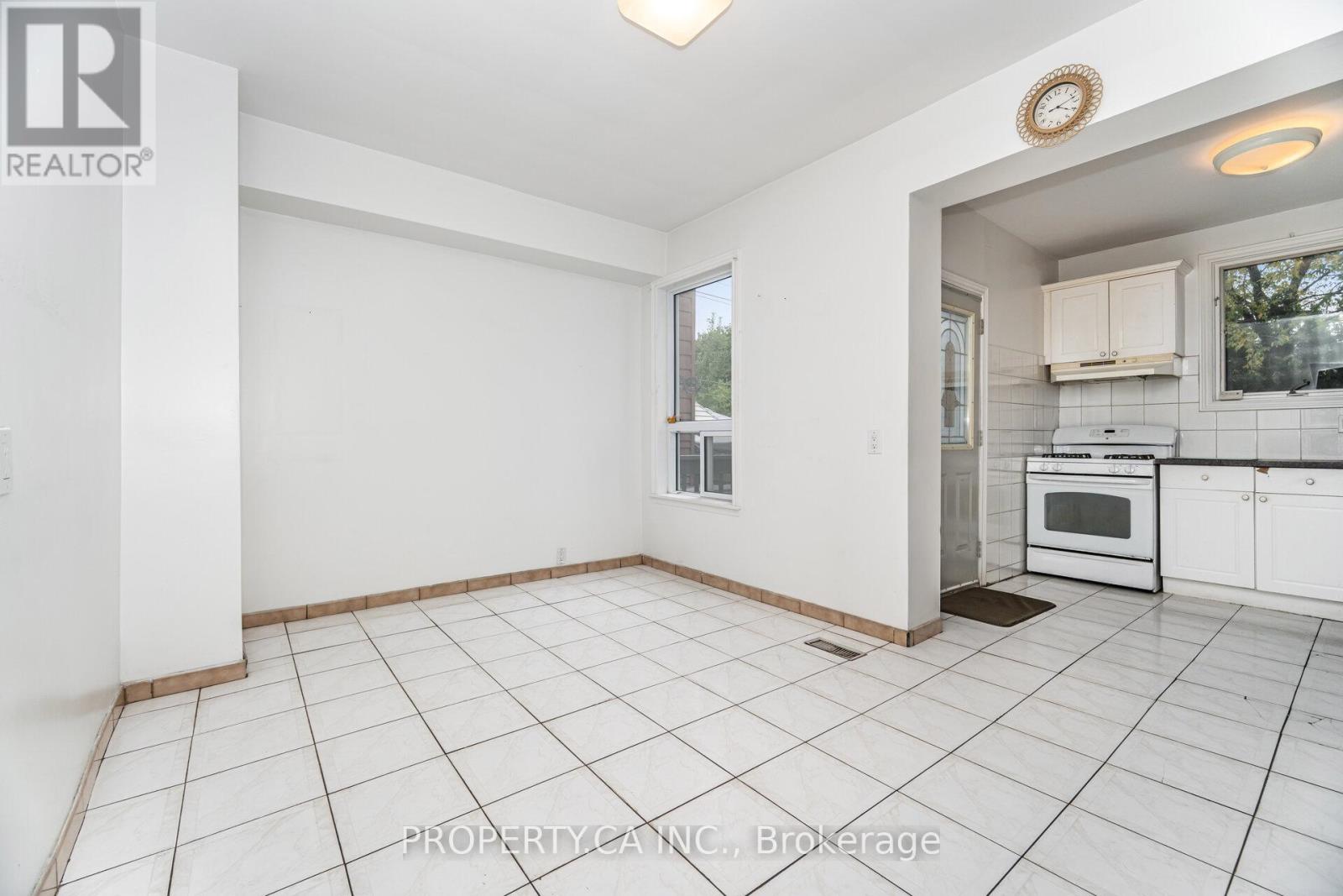 957 Dufferin Street, Toronto, Ontario  M6H 4B2 - Photo 9 - C12471908