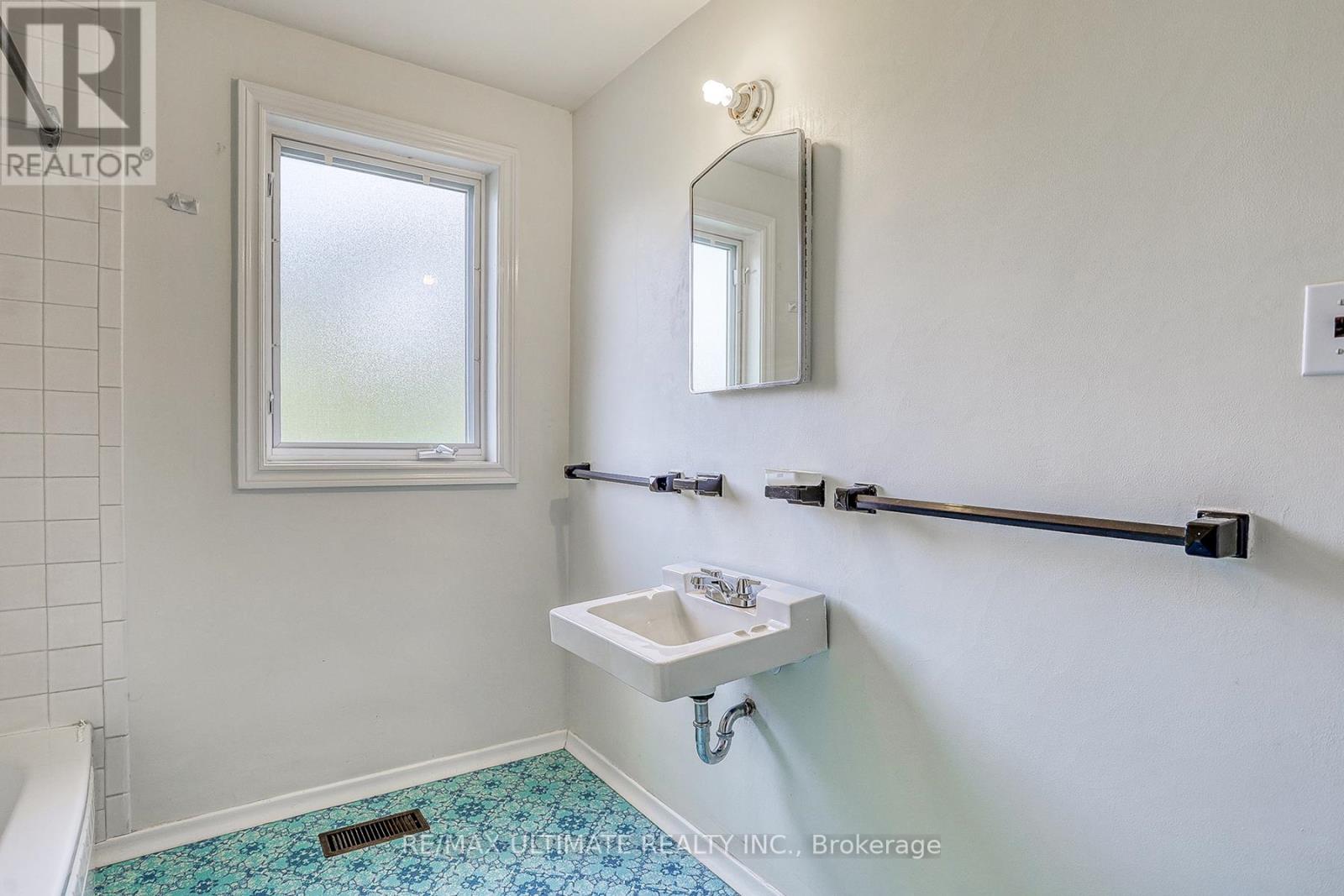 40 Treverton Drive, Toronto, Ontario  M1K 3S6 - Photo 27 - E12471826