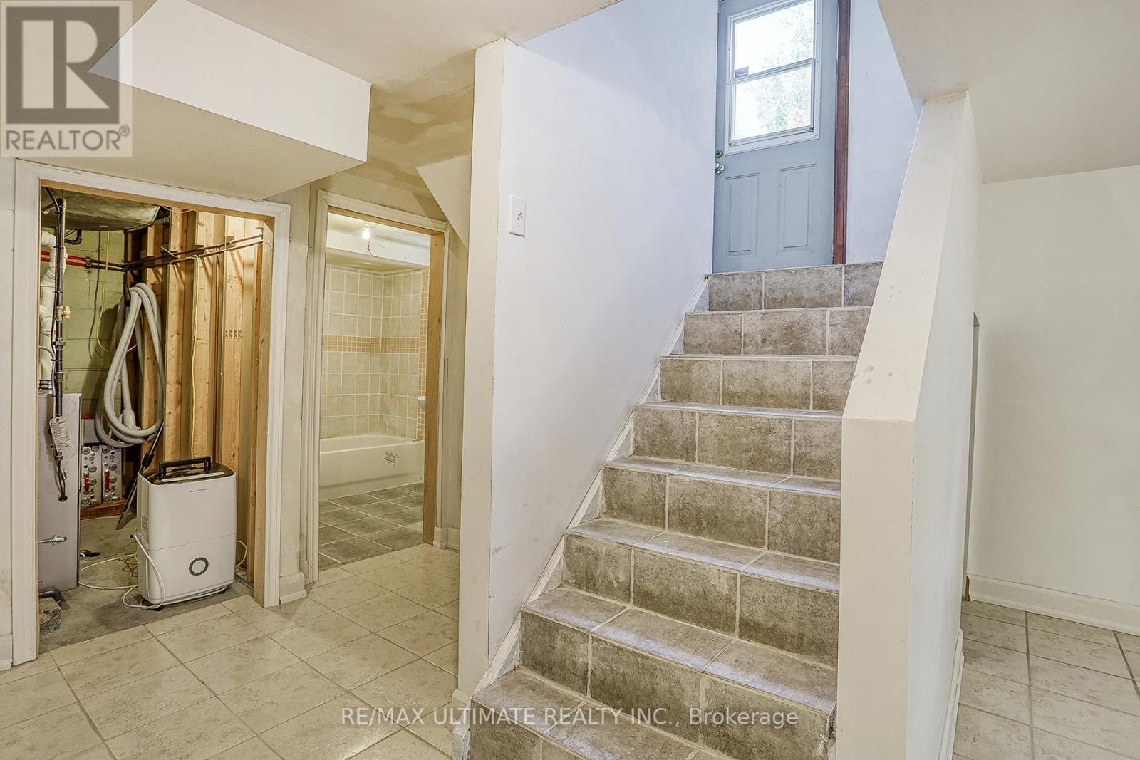 40 Treverton Drive, Toronto, Ontario  M1K 3S6 - Photo 35 - E12471826