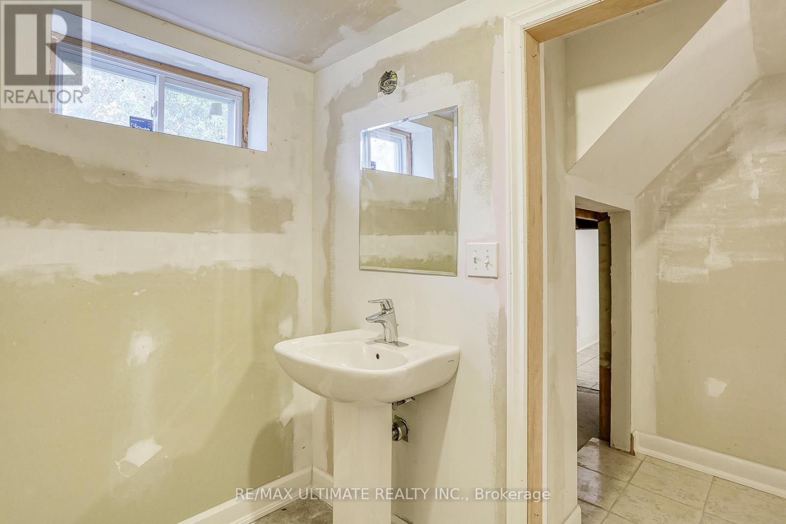 40 Treverton Drive, Toronto, Ontario  M1K 3S6 - Photo 37 - E12471826