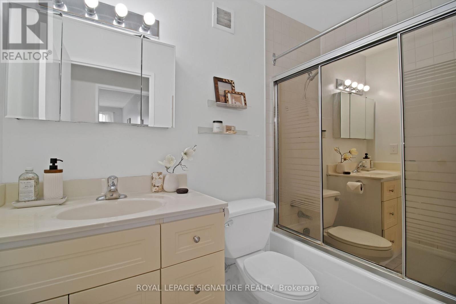 802 - 2 Glamorgan Avenue, Toronto, Ontario  M1P 2M8 - Photo 12 - E12471833