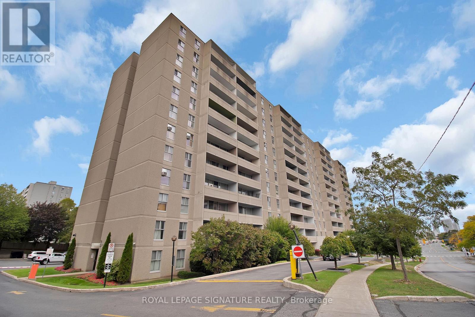 802 - 2 Glamorgan Avenue, Toronto, Ontario  M1P 2M8 - Photo 2 - E12471833