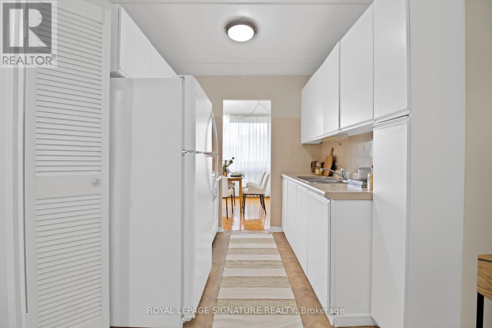 802 - 2 Glamorgan Avenue, Toronto, Ontario  M1P 2M8 - Photo 4 - E12471833