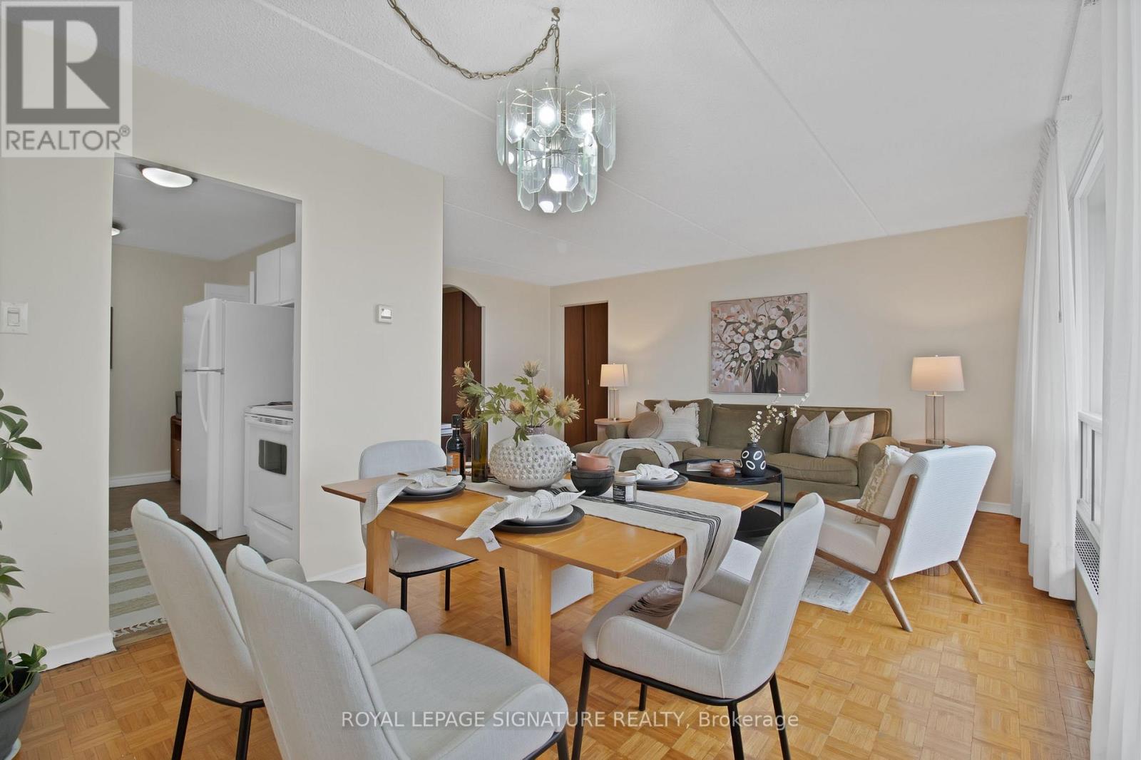 802 - 2 Glamorgan Avenue, Toronto, Ontario  M1P 2M8 - Photo 5 - E12471833