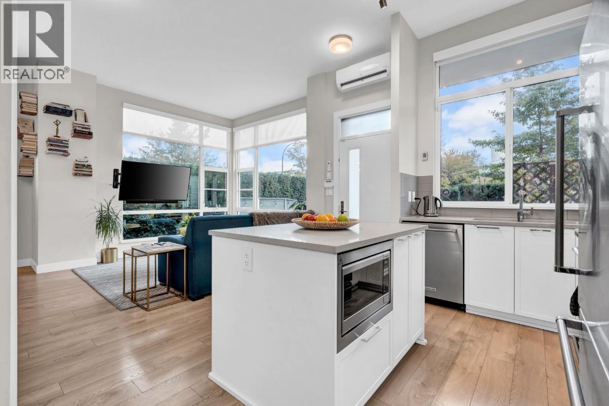Th1 1728 Gilmore Avenue, Burnaby, British Columbia  V5C 0L3 - Photo 6 - R3059895