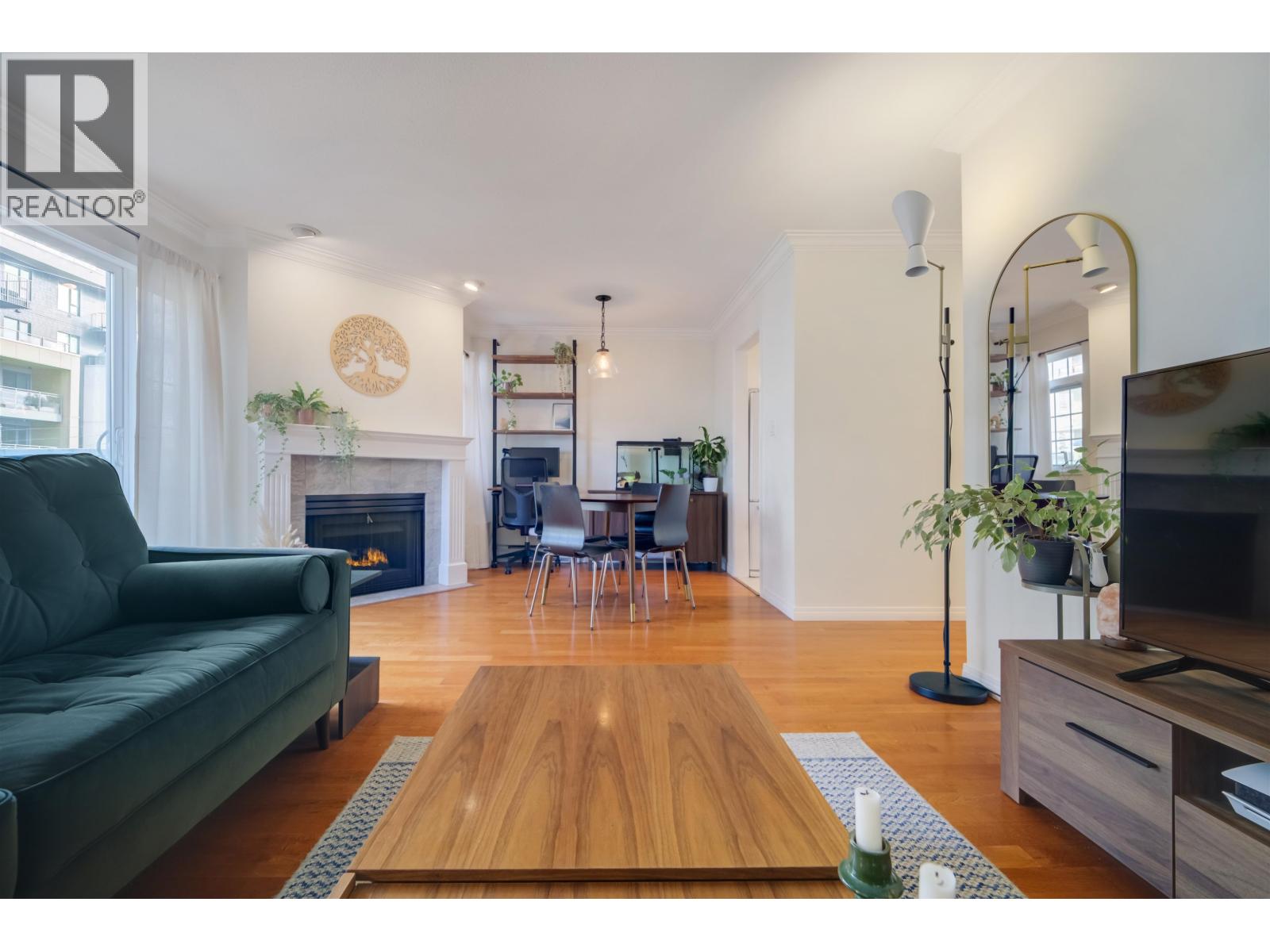 301 1868 E 11TH AVENUE, Vancouver, British Columbia