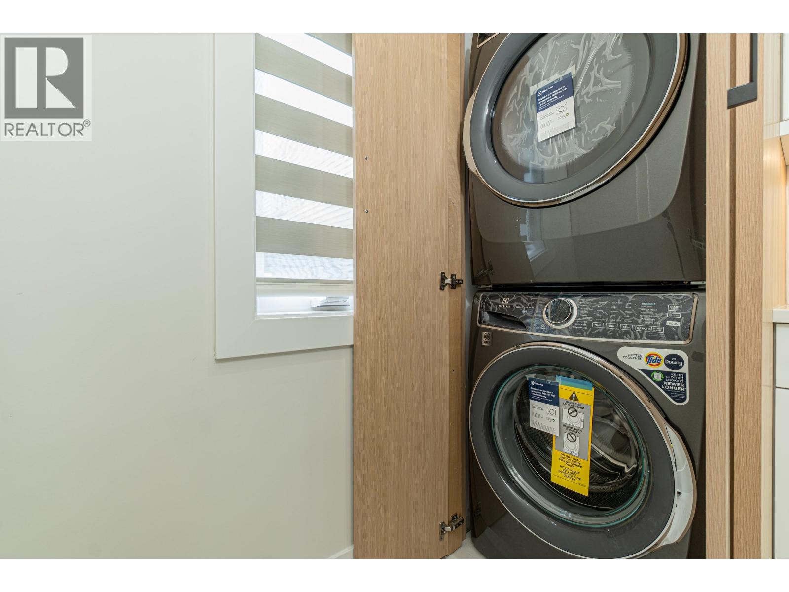 Listing Picture 20 of 21 : 1554 W 66TH AVENUE, Vancouver / 溫哥華 - 魯藝地產 Yvonne Lu Group - MLS Medallion Club Member