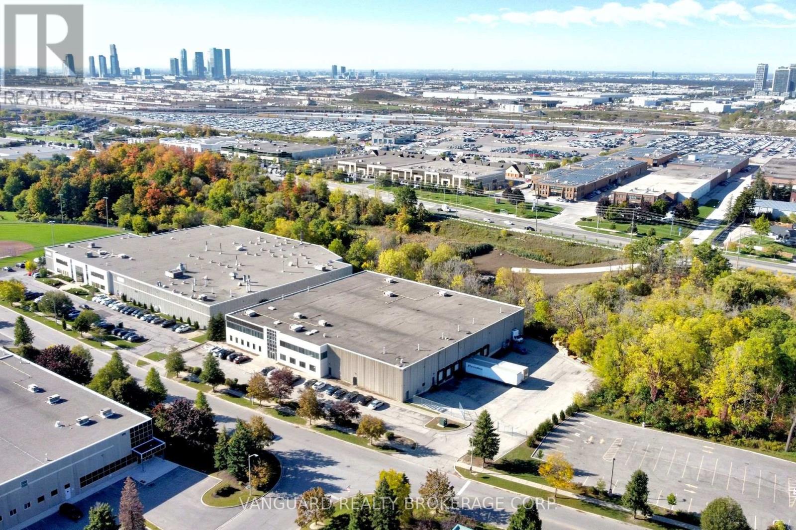 100 Jacob Keffer Parkway, Vaughan, Ontario  L4K 4W3 - Photo 2 - N12471817
