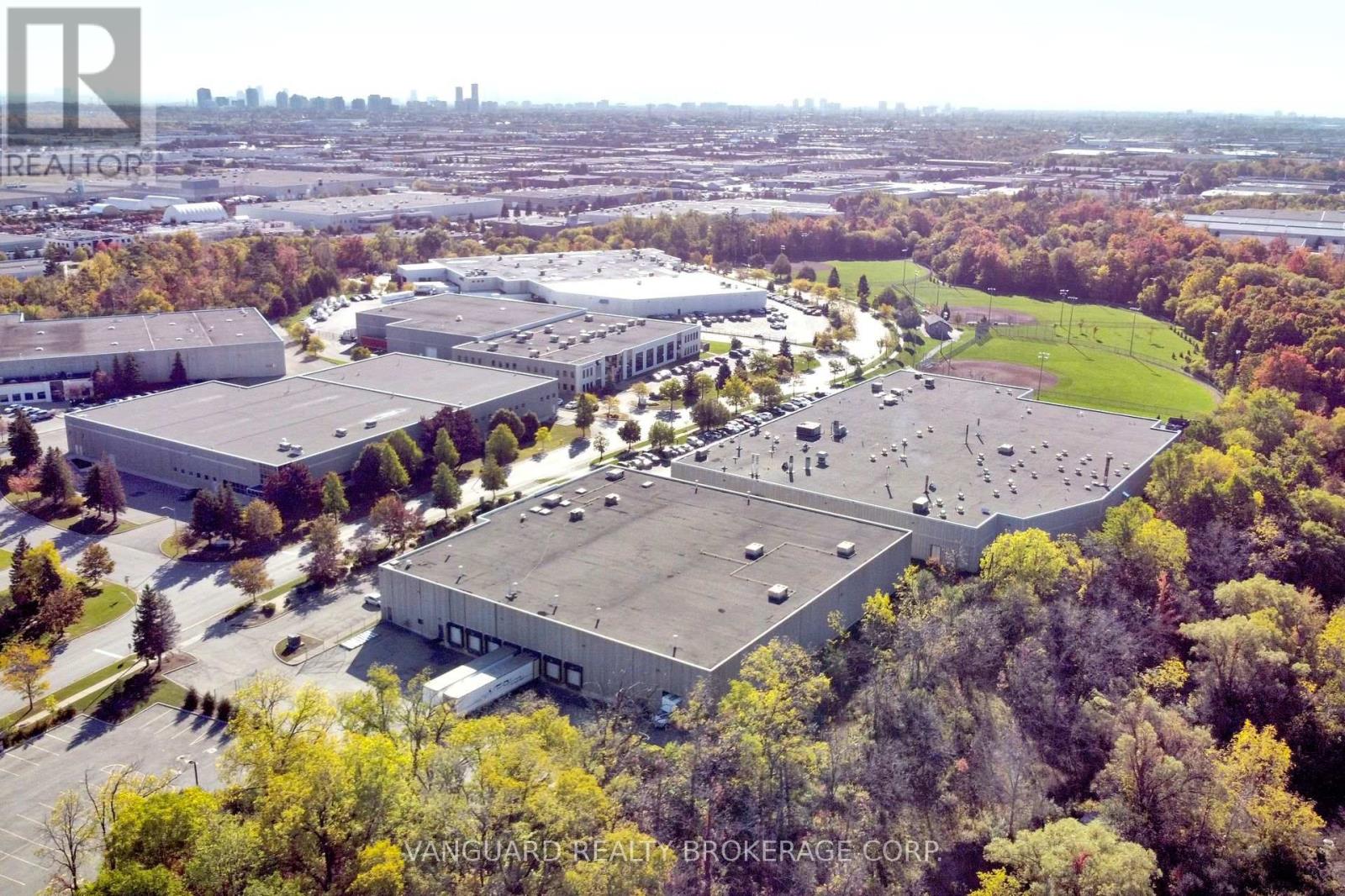 100 Jacob Keffer Parkway, Vaughan, Ontario  L4K 4W3 - Photo 4 - N12471817