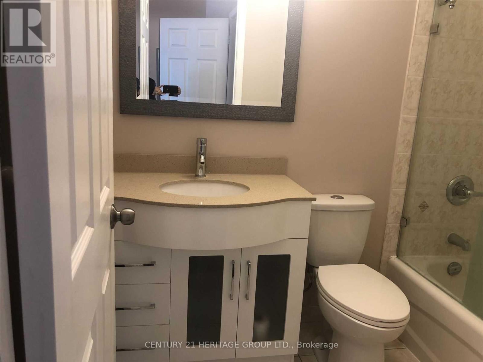 104 - 11121 Yonge Street, Richmond Hill, Ontario  L4C 0S7 - Photo 13 - N12471836