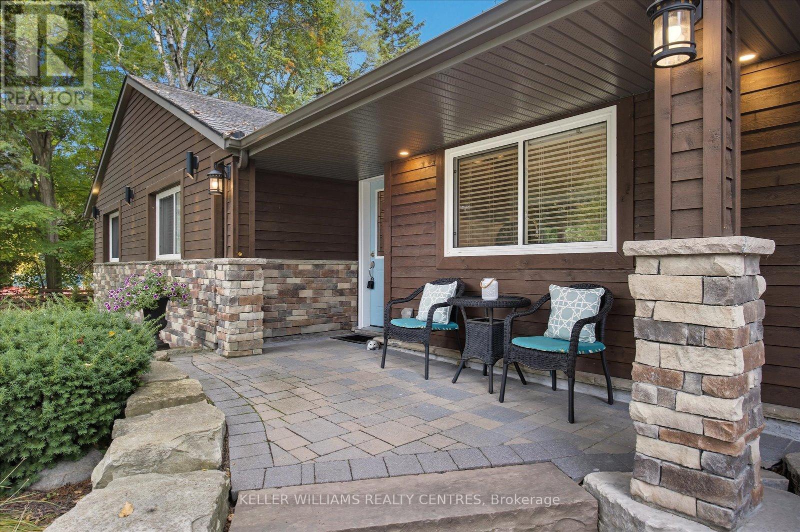 261 Queen Street, Newmarket, Ontario  L3Y 2G1 - Photo 3 - N12471837