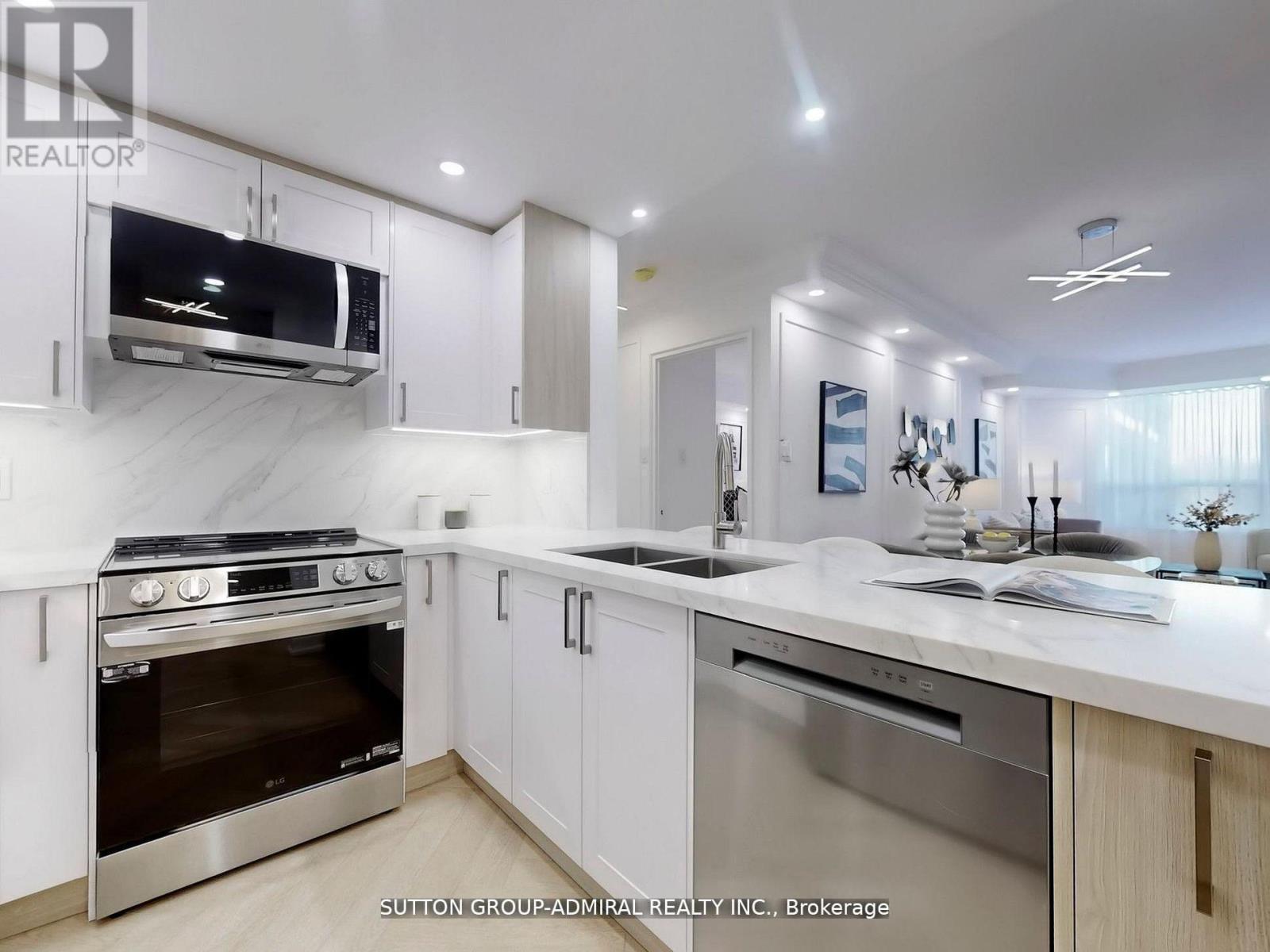 401 - 11 Townsgate Drive, Vaughan, Ontario  L4J 8G4 - Photo 7 - N12471842