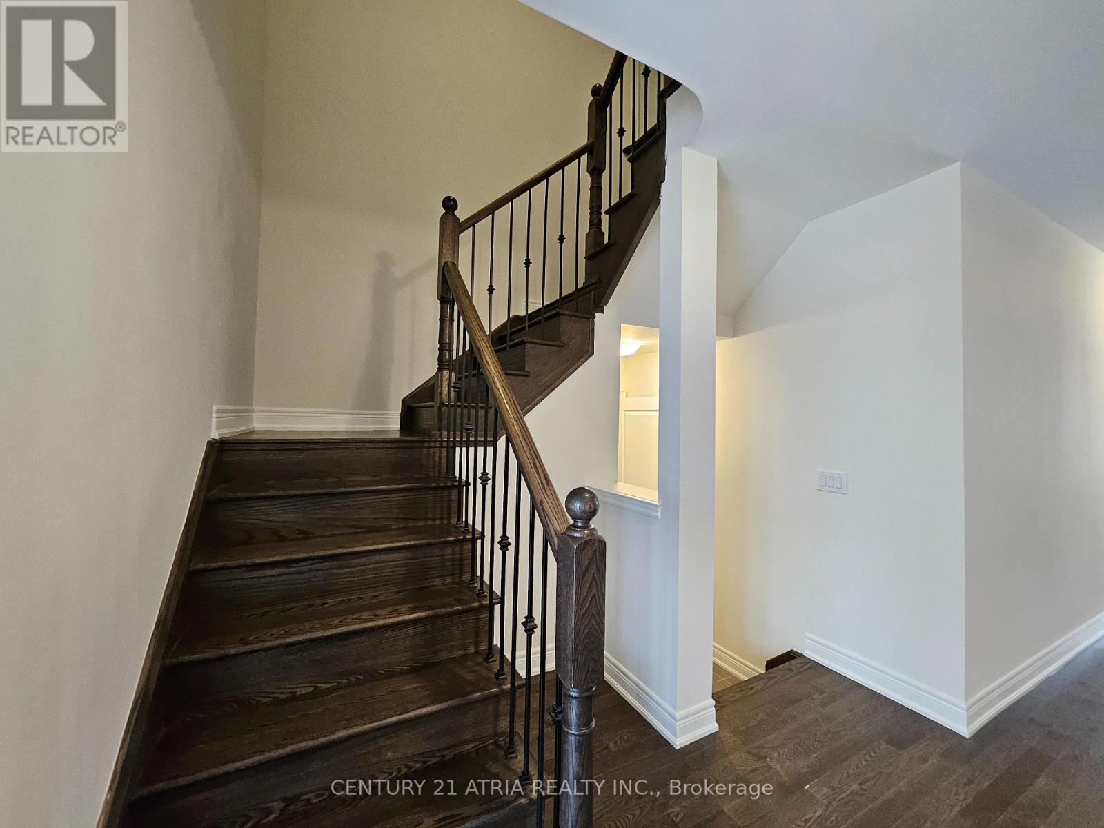 Upper - 22 Watershed Gate, East Gwillimbury, Ontario  L0G 1R0 - Photo 19 - N12471891