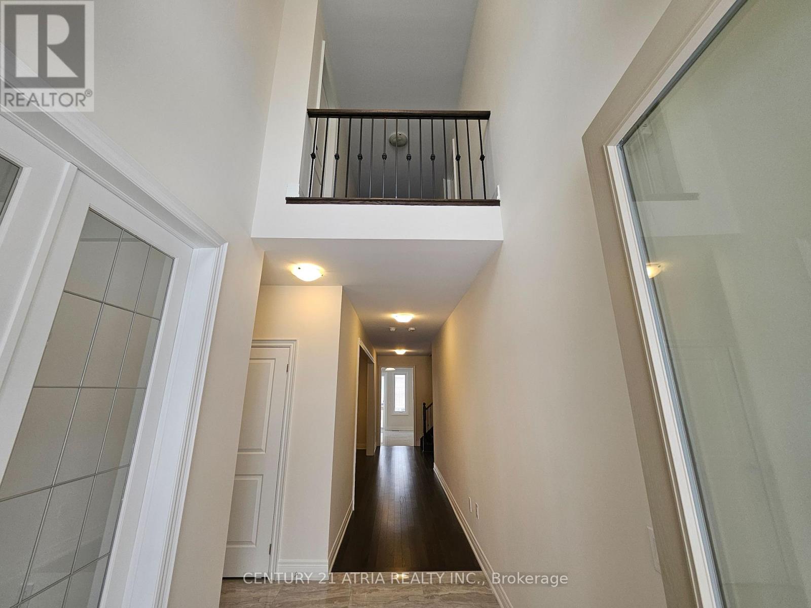 Upper - 22 Watershed Gate, East Gwillimbury, Ontario  L0G 1R0 - Photo 2 - N12471891