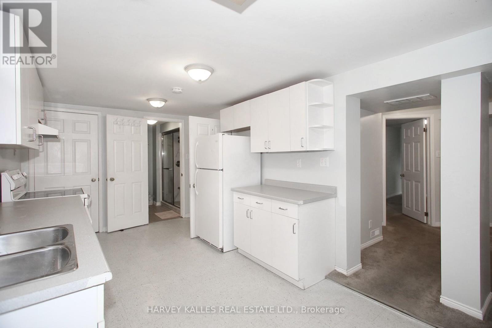 295 Brimson Drive, Newmarket, Ontario  L3X 1H9 - Photo 10 - N12471895