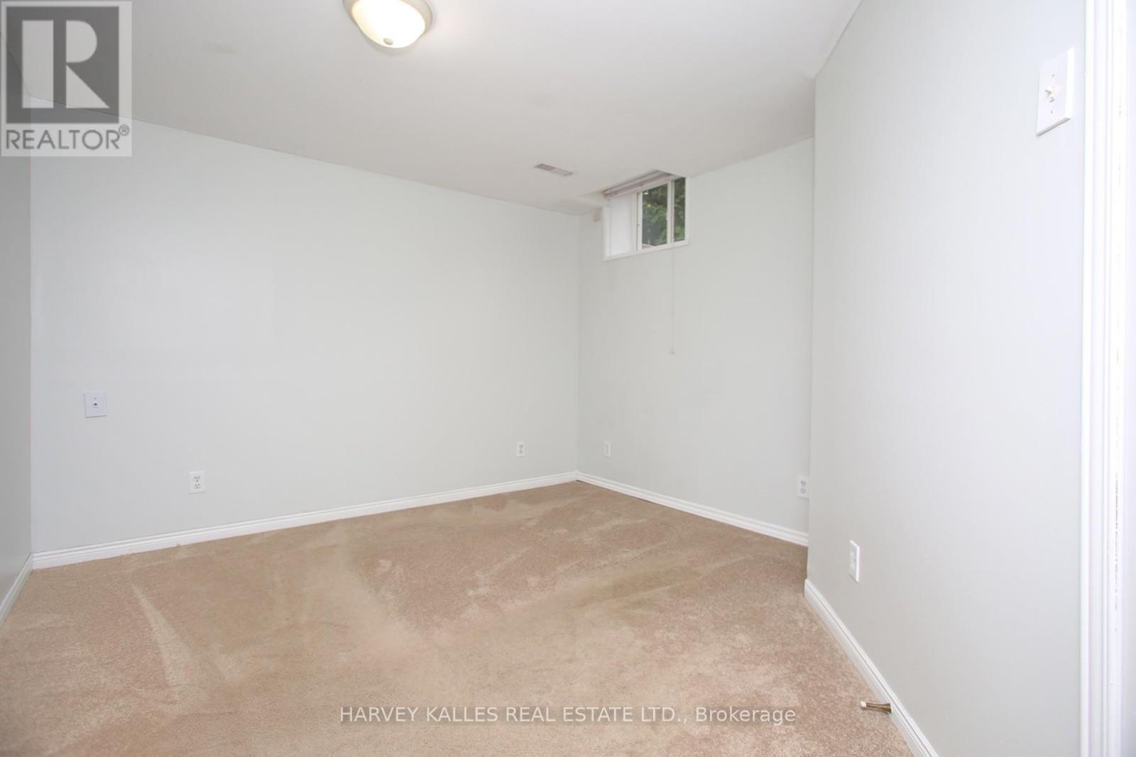 295 Brimson Drive, Newmarket, Ontario  L3X 1H9 - Photo 19 - N12471895