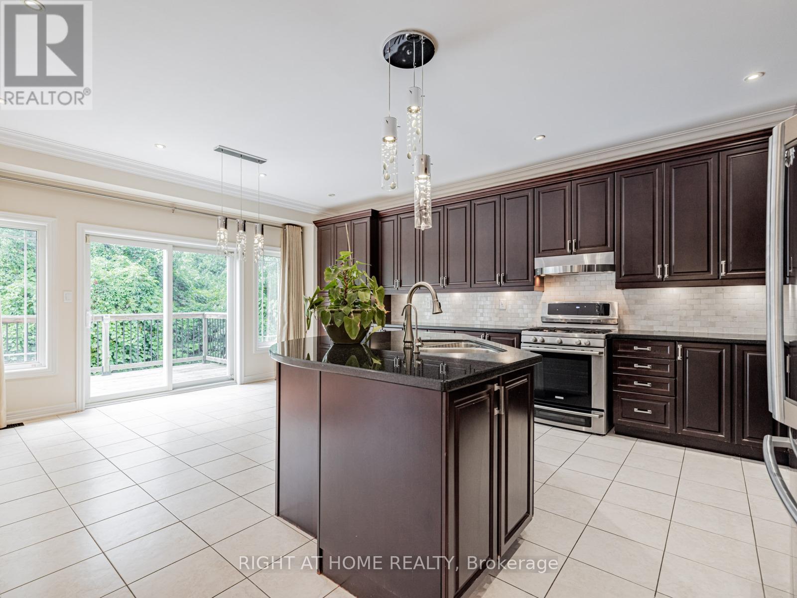 67 Timna Crescent, Vaughan, Ontario  L6A 4L7 - Photo 13 - N12471938