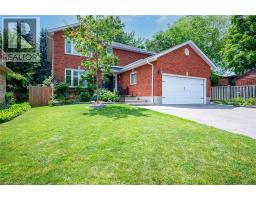 7 CHANDOS Drive, Kitchener, Ontario