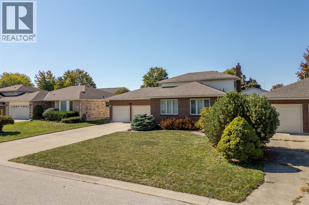 1013 Plymouth Street, Sarnia, Ontario  N7S 5Z4 - Photo 2 - 25026453