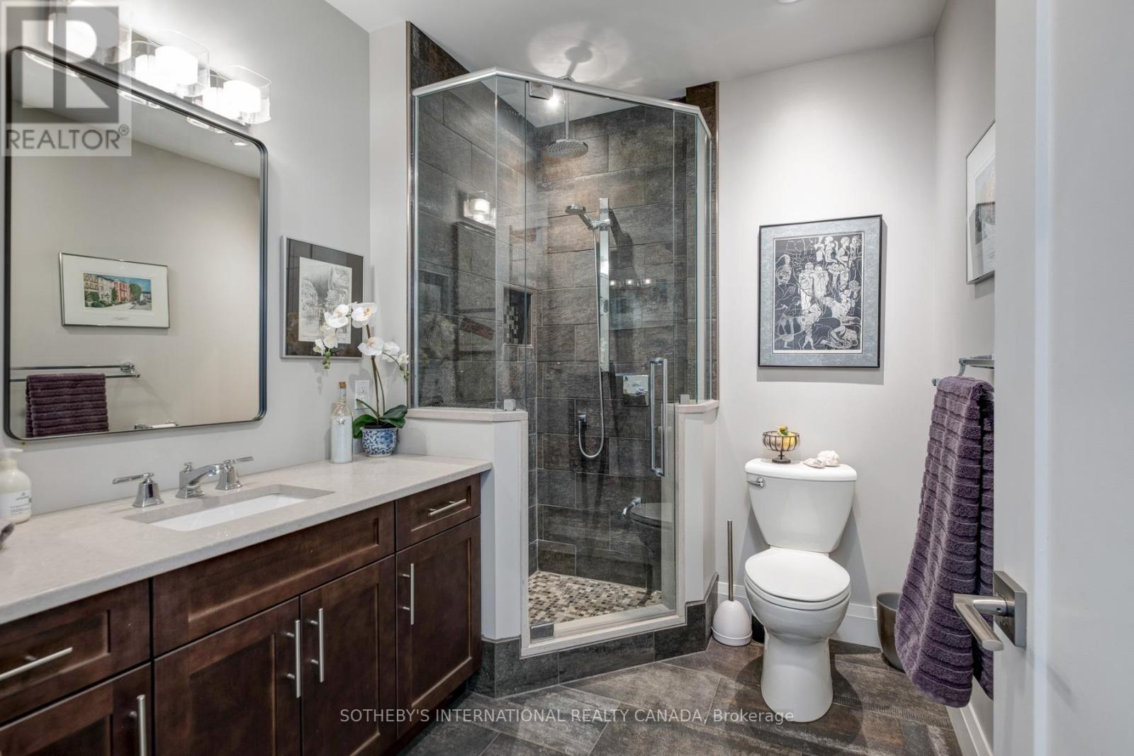 5e - 174 Mountain Park Avenue, Hamilton (Eastmount), Ontario  L8V 1A1 - Photo 36 - X12471452
