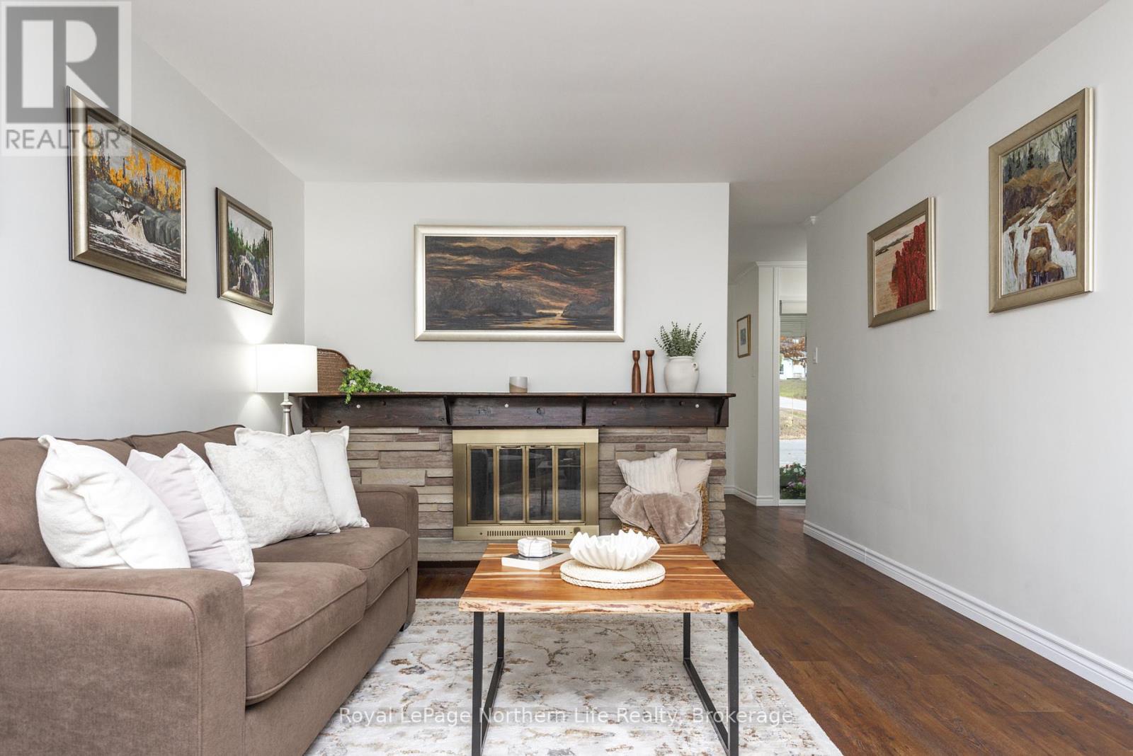 300 Leonard Street, North Bay, Ontario  P1B 5K4 - Photo 10 - X12471948