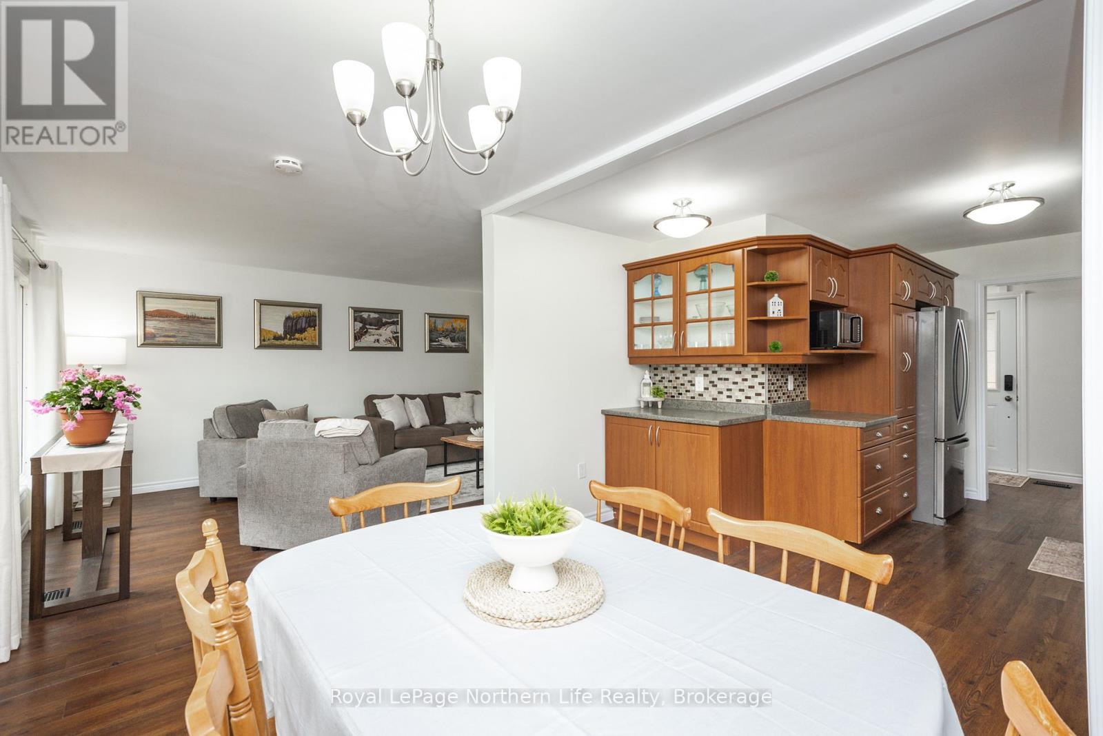 300 Leonard Street, North Bay, Ontario  P1B 5K4 - Photo 12 - X12471948