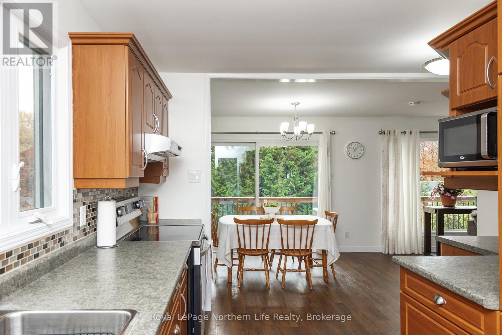 300 Leonard Street, North Bay, Ontario  P1B 5K4 - Photo 18 - X12471948