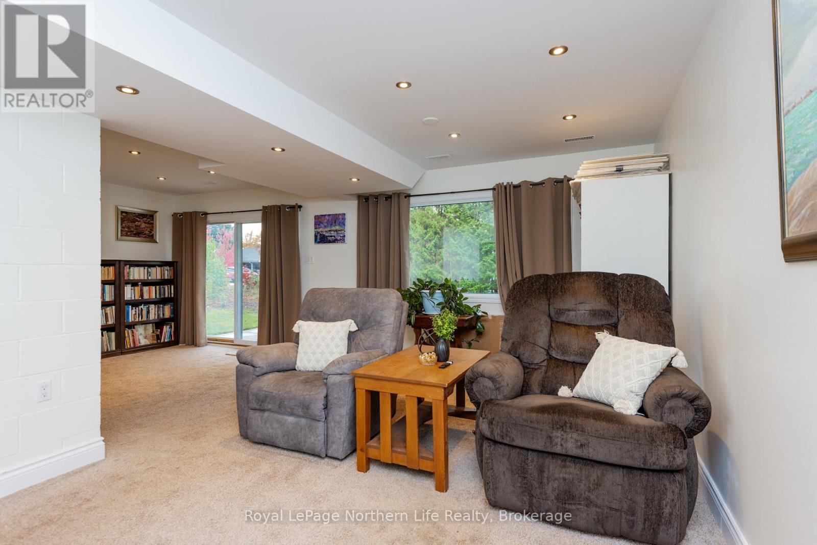 300 Leonard Street, North Bay, Ontario  P1B 5K4 - Photo 37 - X12471948