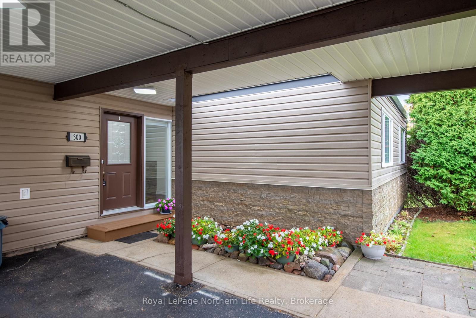 300 Leonard Street, North Bay, Ontario  P1B 5K4 - Photo 6 - X12471948