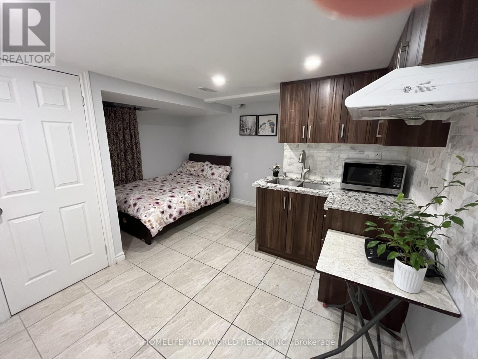 Bsmt 01 - 2466 St Clair Avenue W, Toronto, Ontario  M6N 1L3 - Photo 2 - W12471822