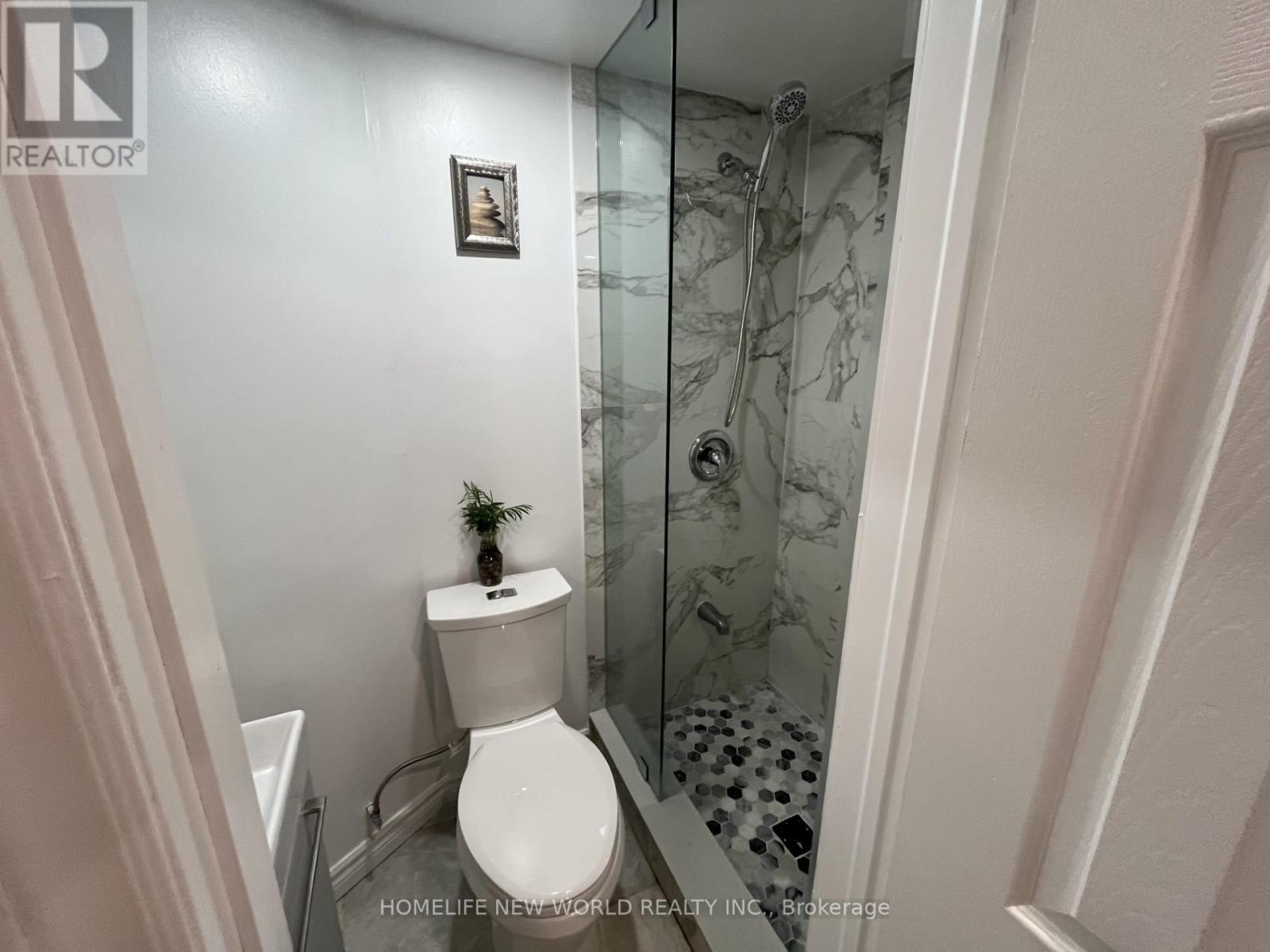 Bsmt 01 - 2466 St Clair Avenue W, Toronto, Ontario  M6N 1L3 - Photo 4 - W12471822