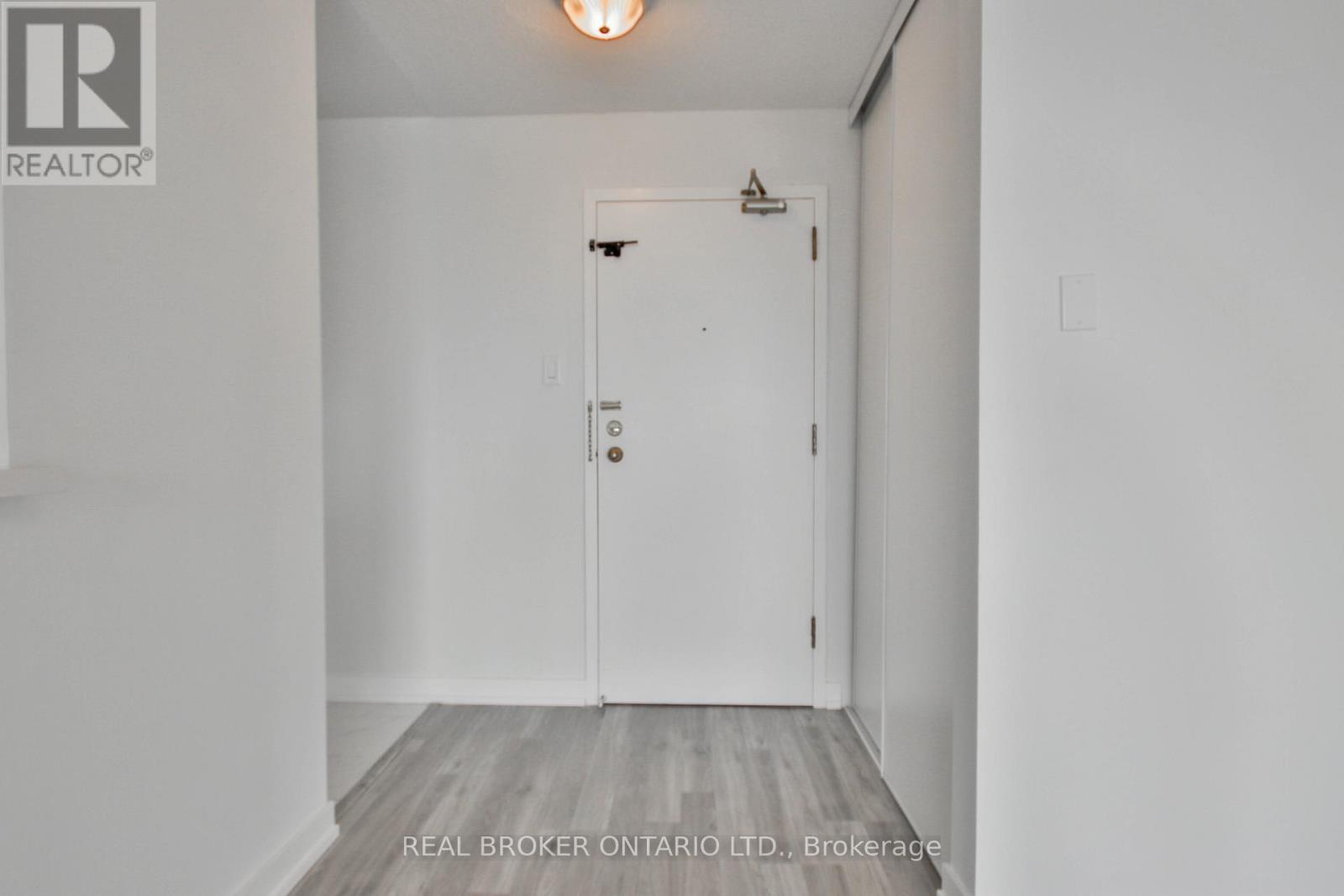 1113 - 35 Trailwood Drive, Mississauga, Ontario  L4Z 3K9 - Photo 3 - W12471828