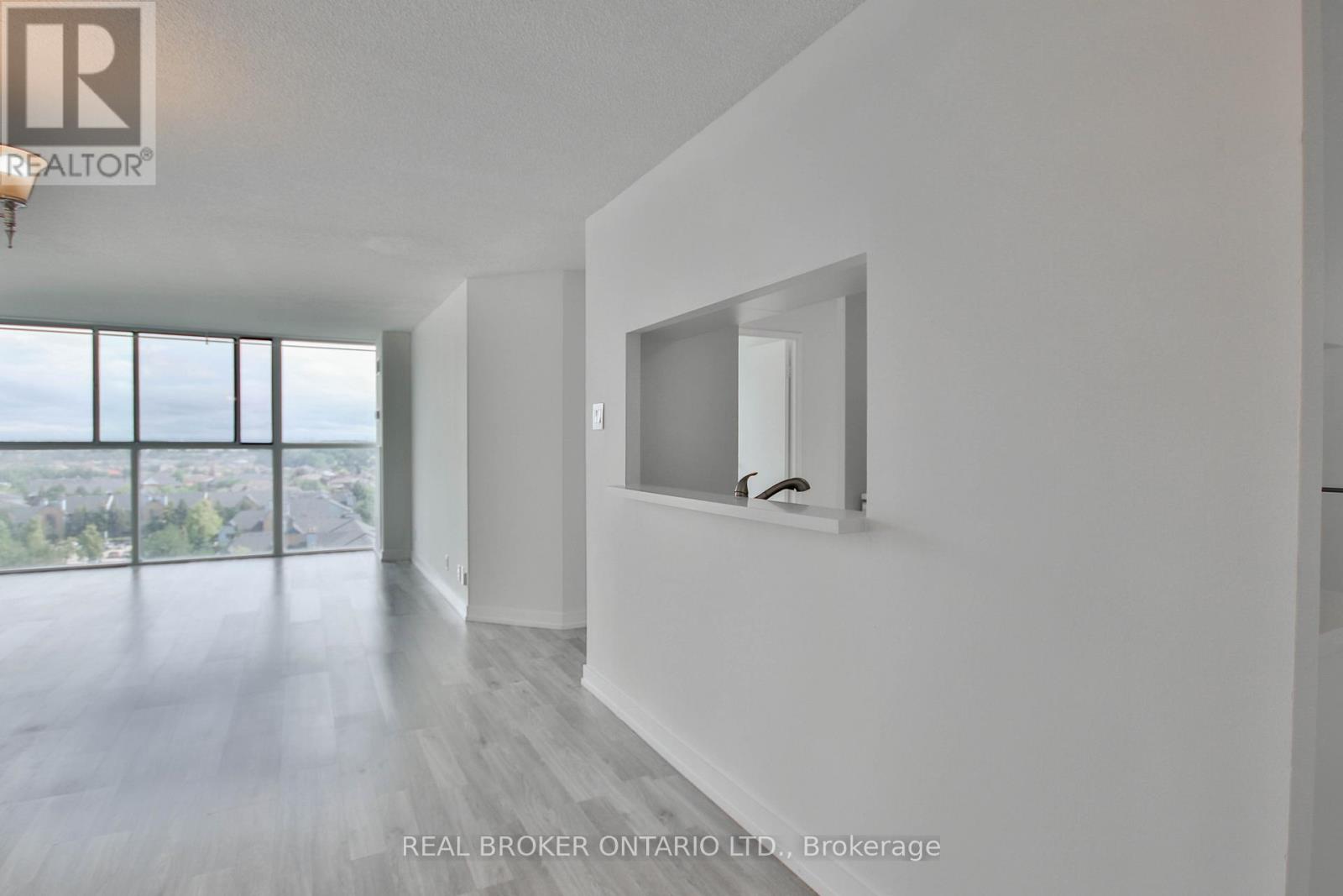 1113 - 35 Trailwood Drive, Mississauga, Ontario  L4Z 3K9 - Photo 4 - W12471828