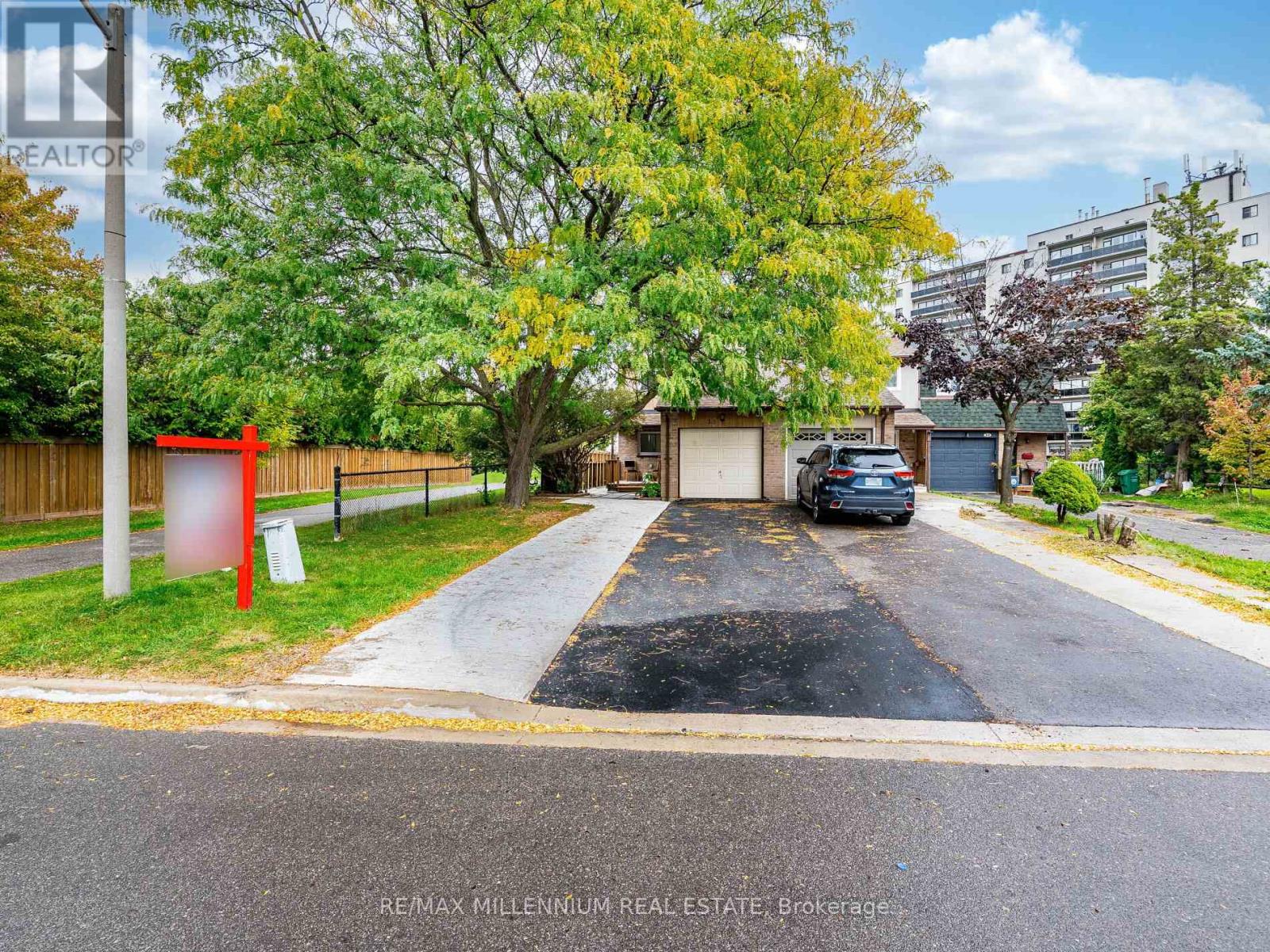 35 SCOTTSDALE COURT, Brampton, Ontario