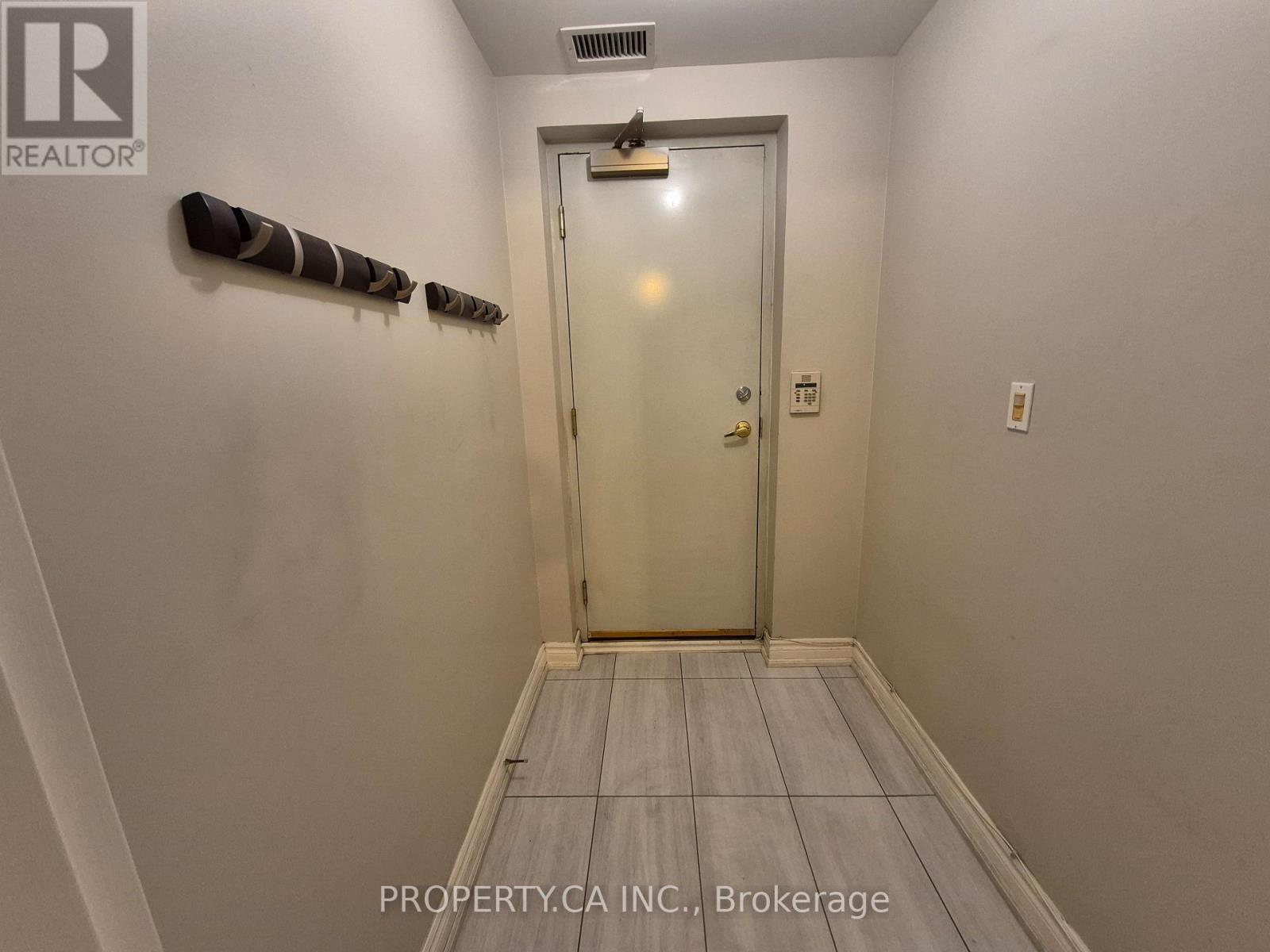 Th7 - 2111 Lake Shore Boulevard W, Toronto, Ontario  M8V 4B2 - Photo 25 - W12471834