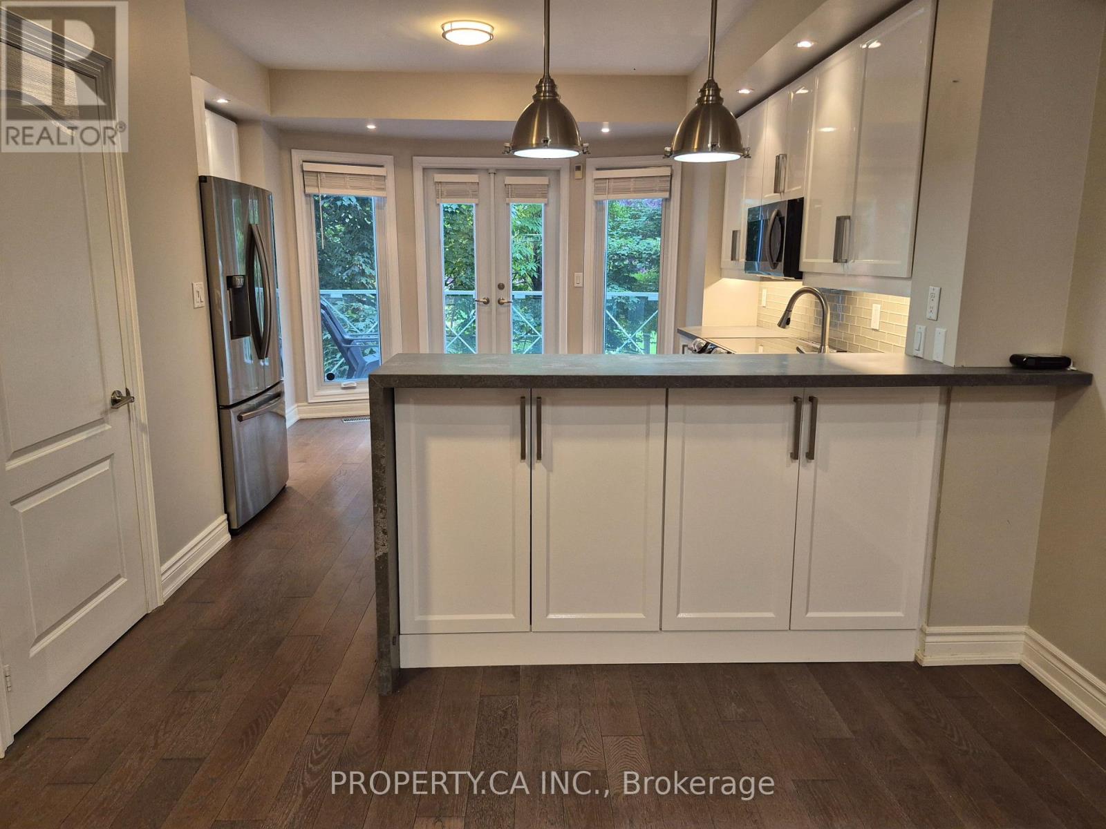 Th7 - 2111 Lake Shore Boulevard W, Toronto, Ontario  M8V 4B2 - Photo 6 - W12471834