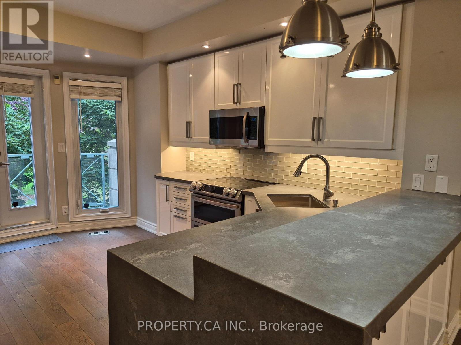 Th7 - 2111 Lake Shore Boulevard W, Toronto, Ontario  M8V 4B2 - Photo 7 - W12471834