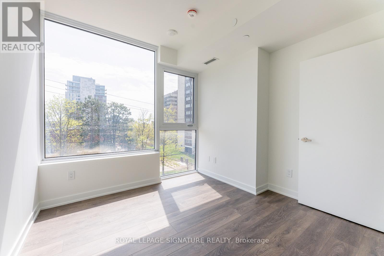 209 - 28 Ann Street, Mississauga, Ontario  L5G 3G1 - Photo 7 - W12471848