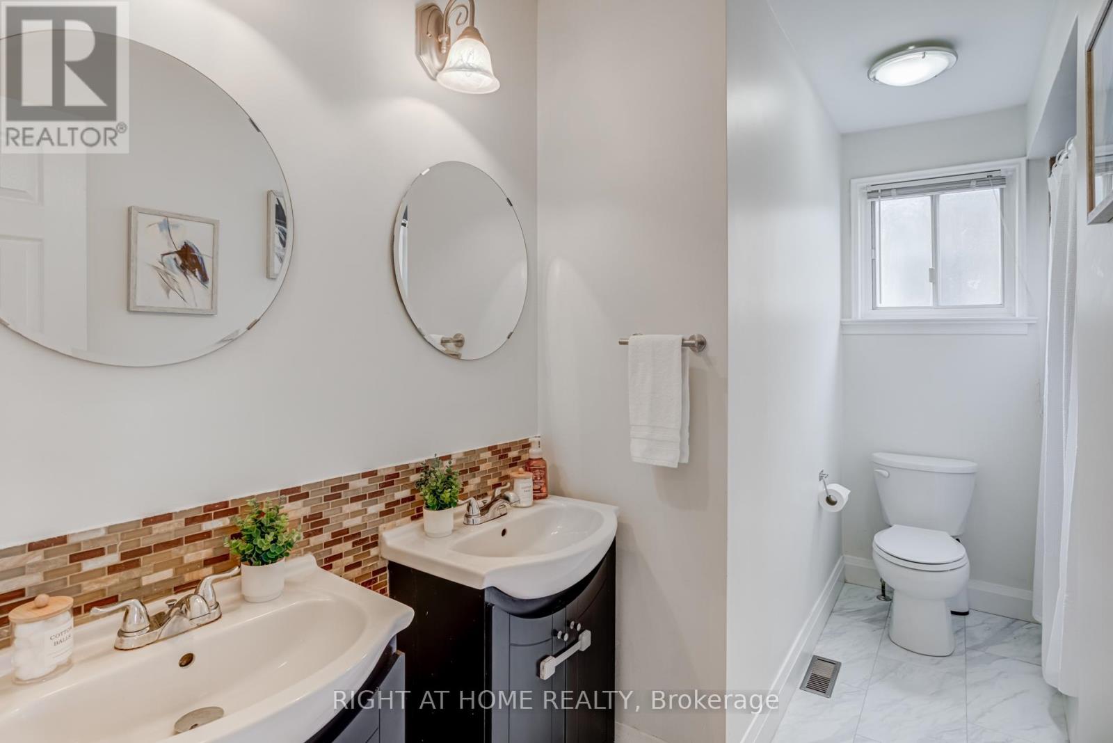 19 Jefferson Road, Brampton, Ontario  L6S 2G6 - Photo 17 - W12471855
