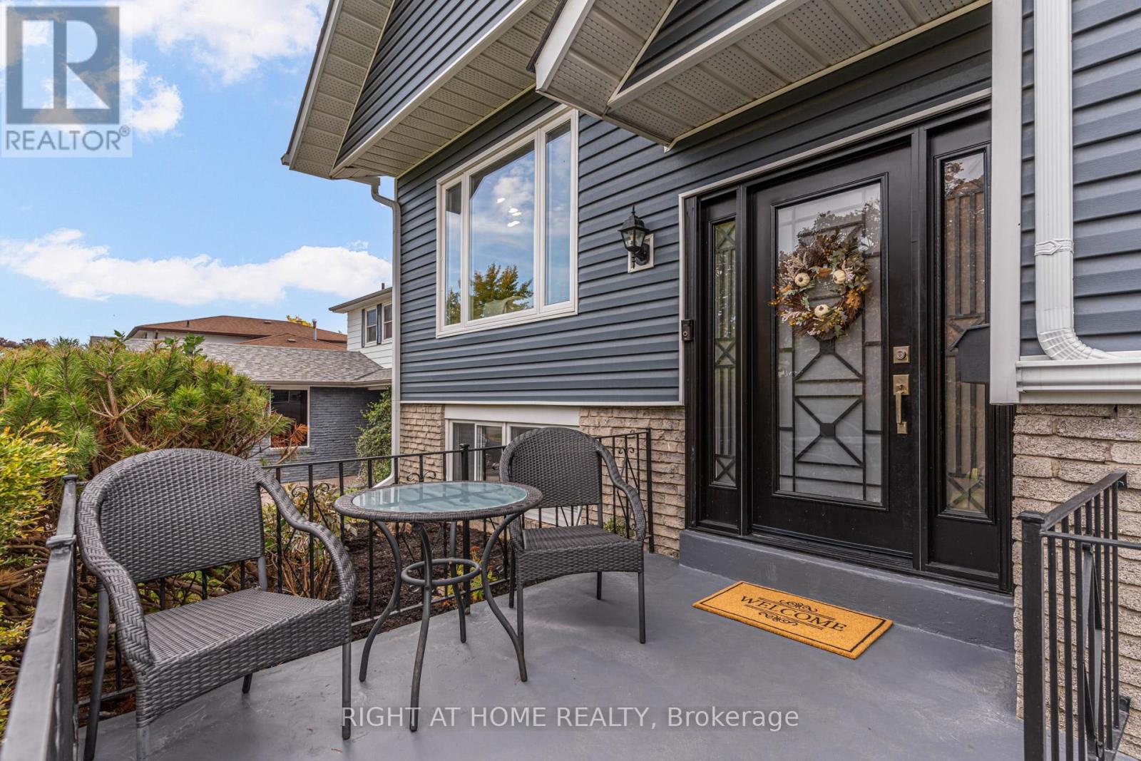 19 Jefferson Road, Brampton, Ontario  L6S 2G6 - Photo 3 - W12471855