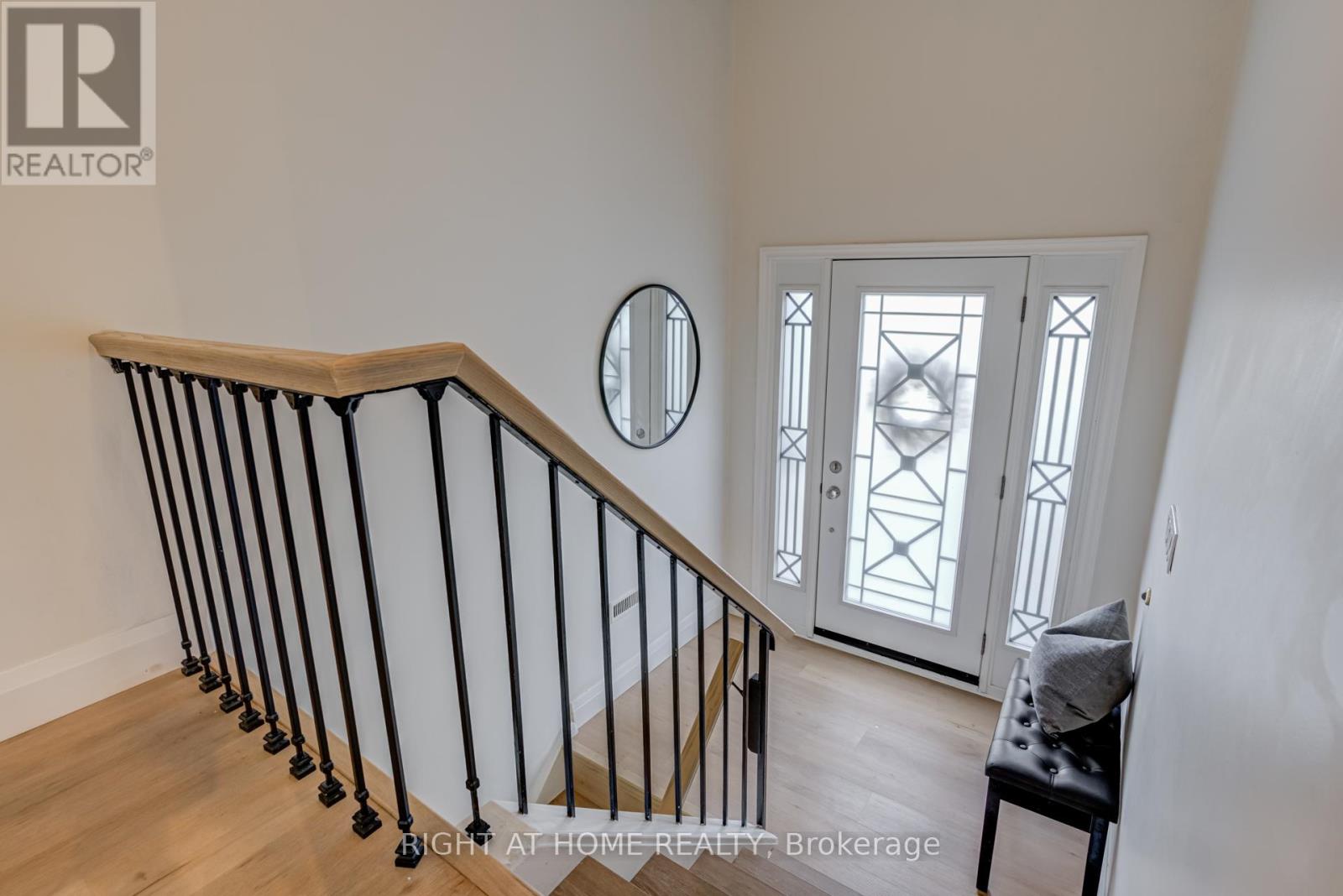 19 Jefferson Road, Brampton, Ontario  L6S 2G6 - Photo 4 - W12471855