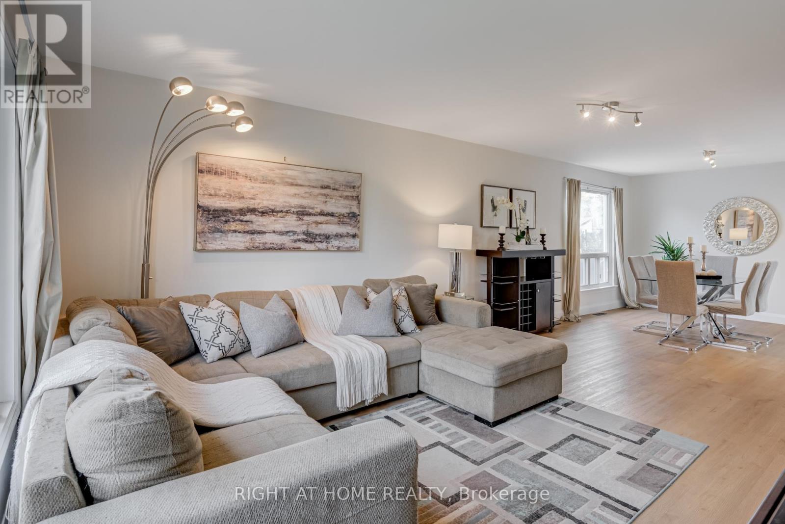 19 Jefferson Road, Brampton, Ontario  L6S 2G6 - Photo 6 - W12471855