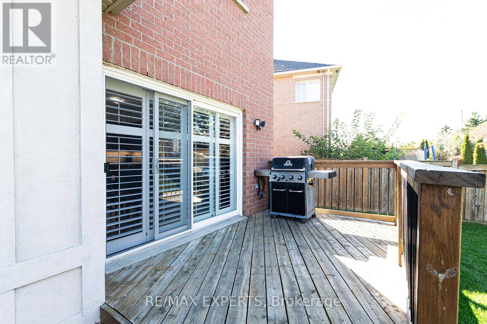 34 Laurentide Crescent, Brampton (Vales Of Castlemore North), Ontario  L6P 1Y4 - Photo 47 - W12471862