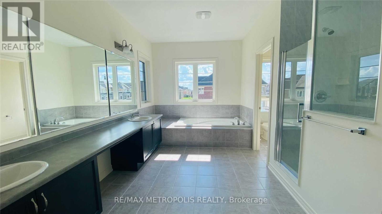 Upper - 31 Elverton Crescent, Brampton, Ontario  L7A 4Z4 - Photo 11 - W12471899