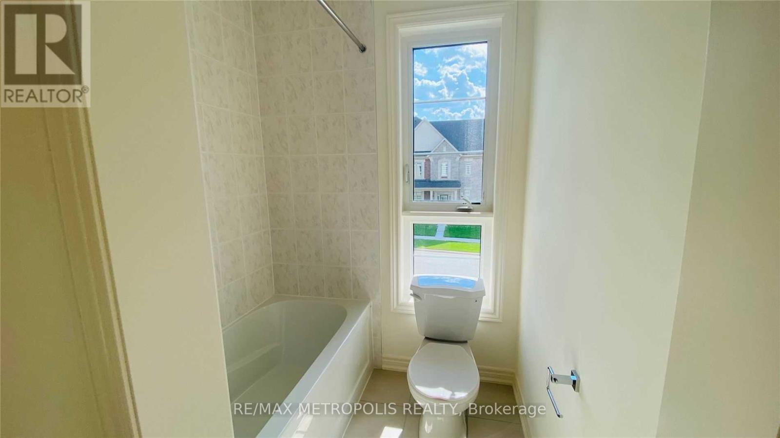 Upper - 31 Elverton Crescent, Brampton, Ontario  L7A 4Z4 - Photo 13 - W12471899