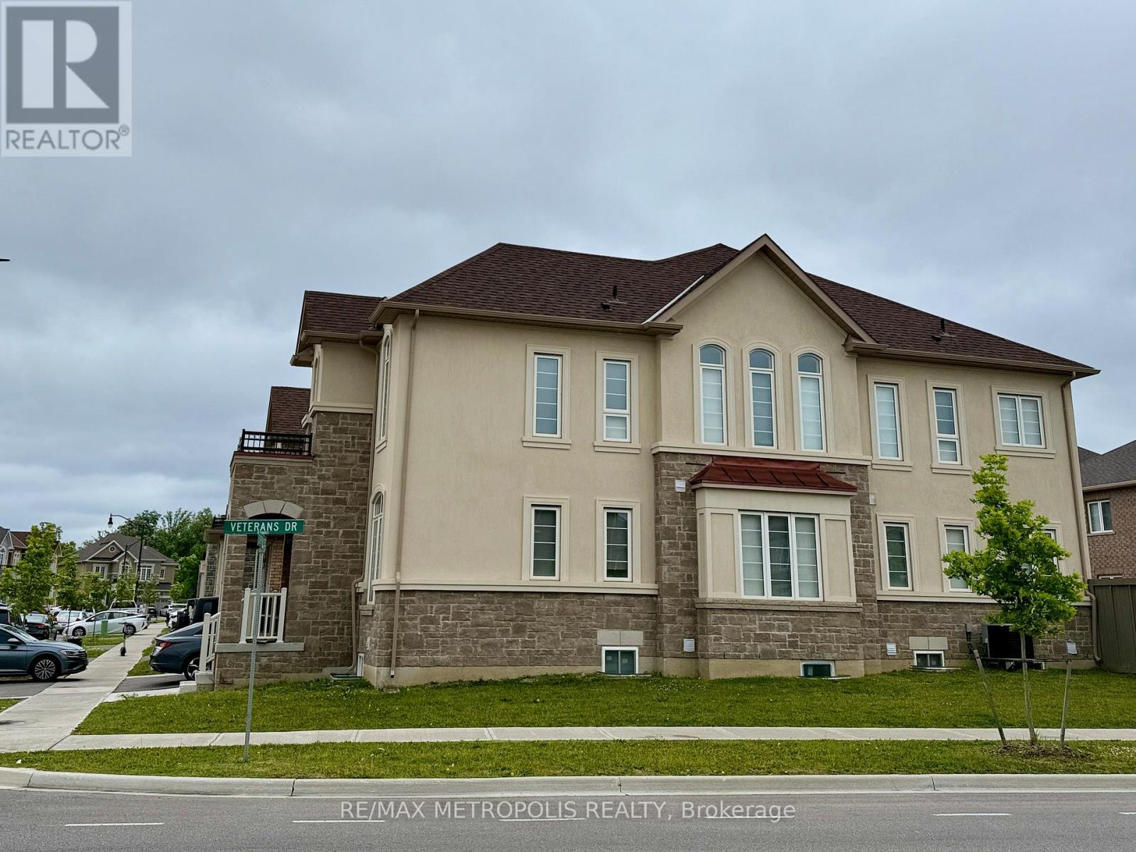 Upper - 31 Elverton Crescent, Brampton, Ontario  L7A 4Z4 - Photo 2 - W12471899